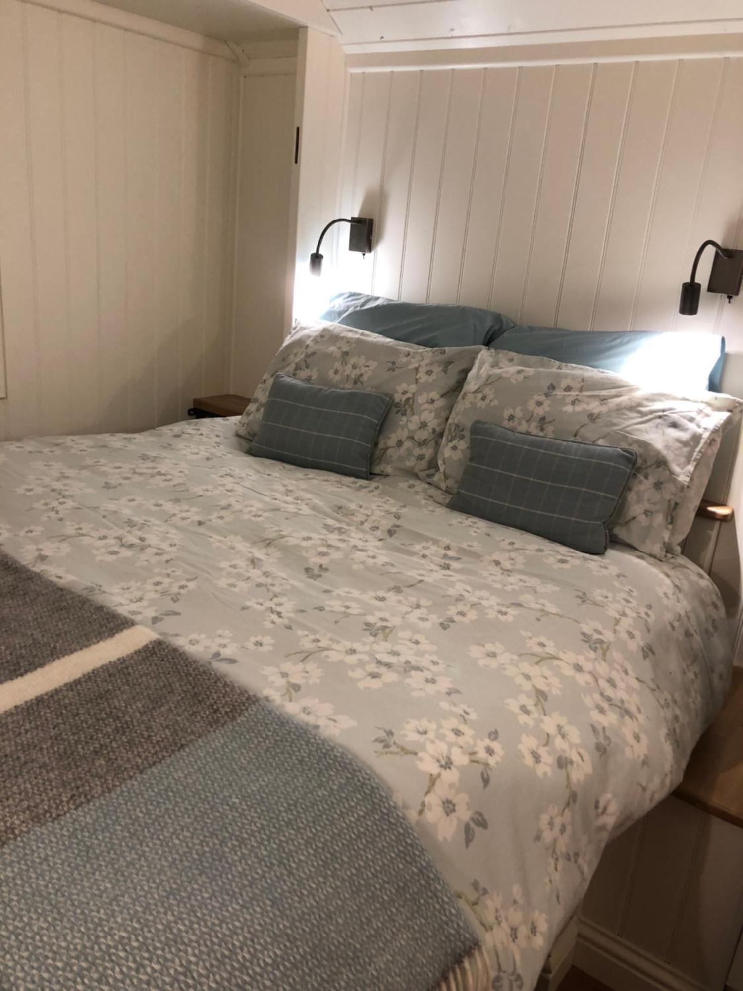 Green Valley, Cotswold Stay With Hamper Cheltenham Extérieur photo