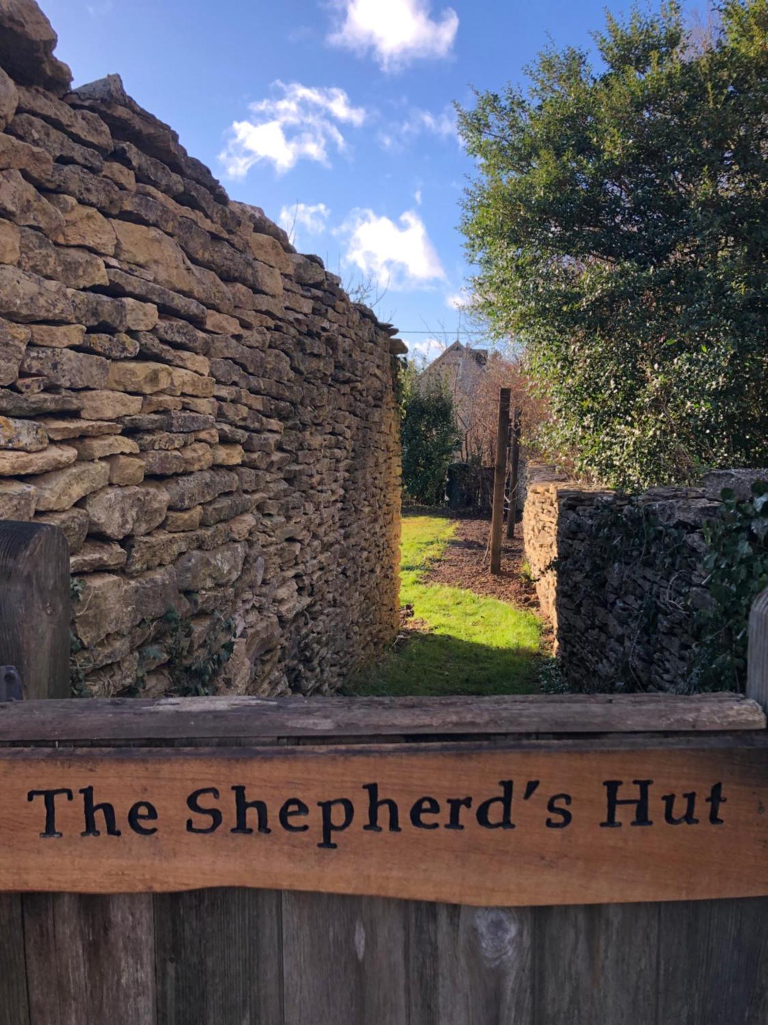 Green Valley, Cotswold Stay With Hamper Cheltenham Extérieur photo
