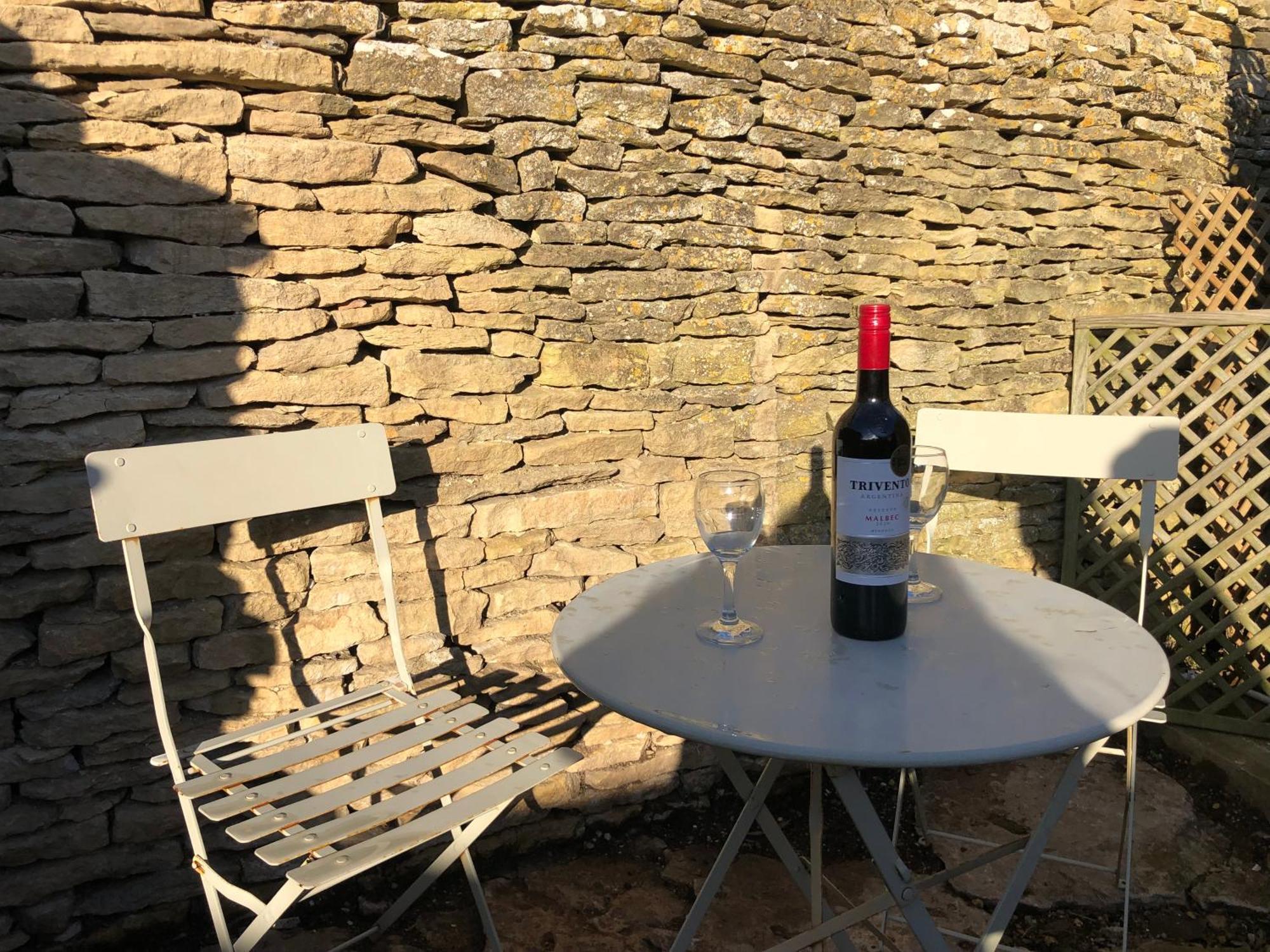 Green Valley, Cotswold Stay With Hamper Cheltenham Extérieur photo