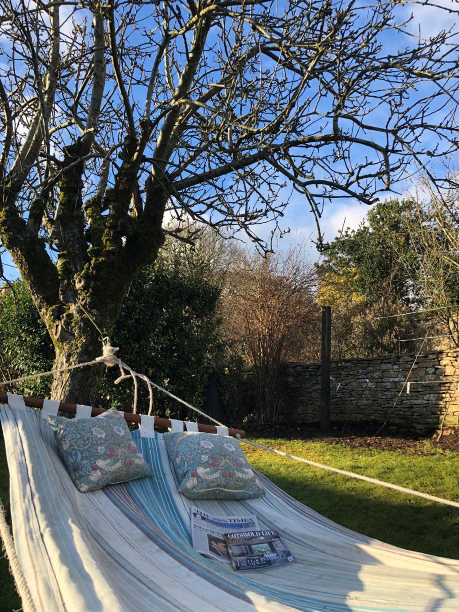 Green Valley, Cotswold Stay With Hamper Cheltenham Extérieur photo